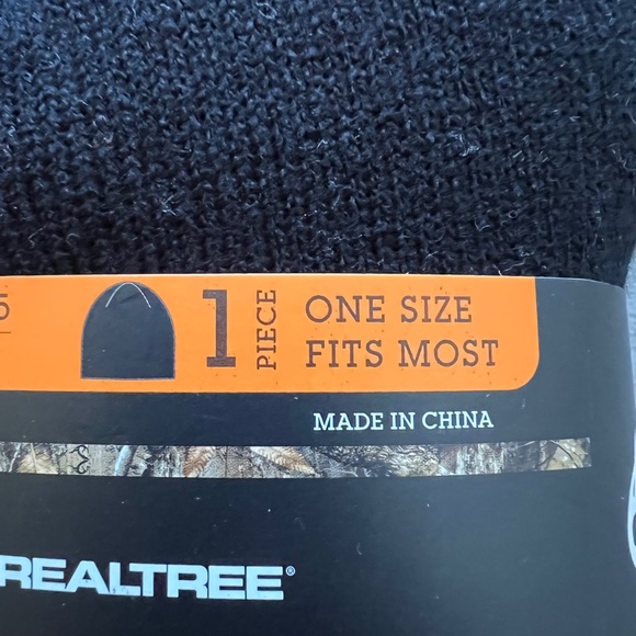 Realtree Mens Sock & Hat Combo Knit Beanie Black And 3 Pair Gray Crew Boot Socks - Picture 3 of 5